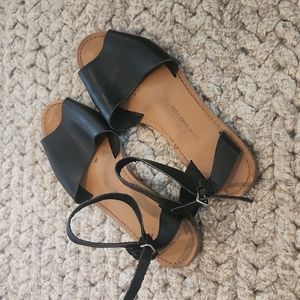Gap black sandals